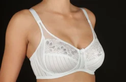 Reggiseno Senza Ferretto In Pizzo E Tulle Coppa C Selene Art. Scarlet -INTIMO OUTLET Saldi scarlett blanco 17w0163 web